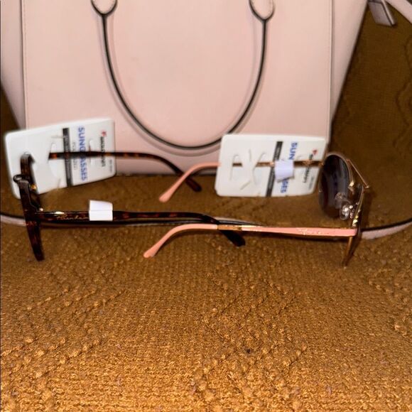 Michael Kors Blush Handbag with Sunglasses Set - Picture 5 of 13